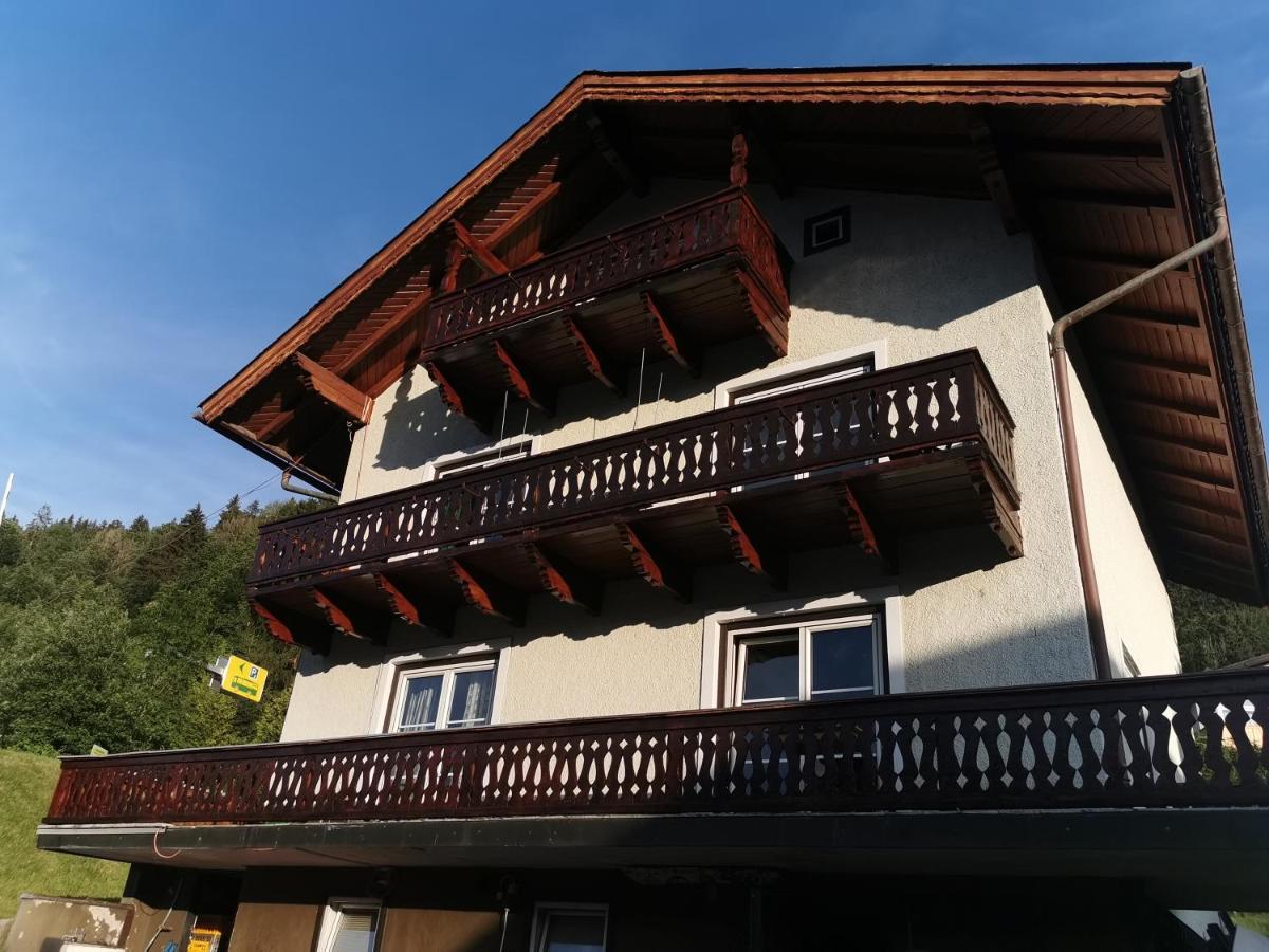 Bike Hostel 斯拉德明 外观 照片